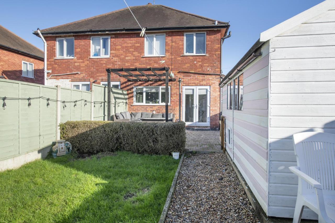 Holiday home Lovely 2 Bedroom House With Parking