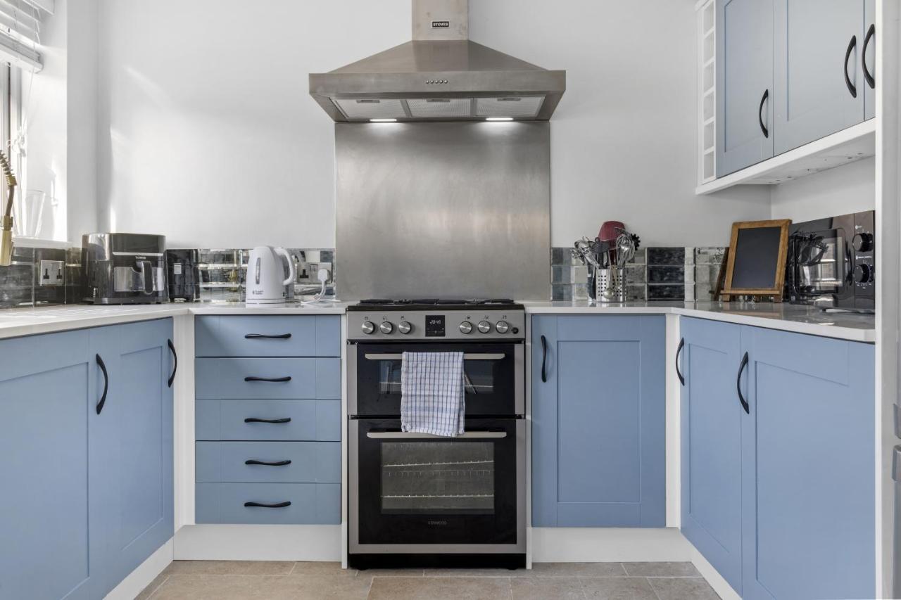 Lovely 2 Bedroom House With Parking Loughborough