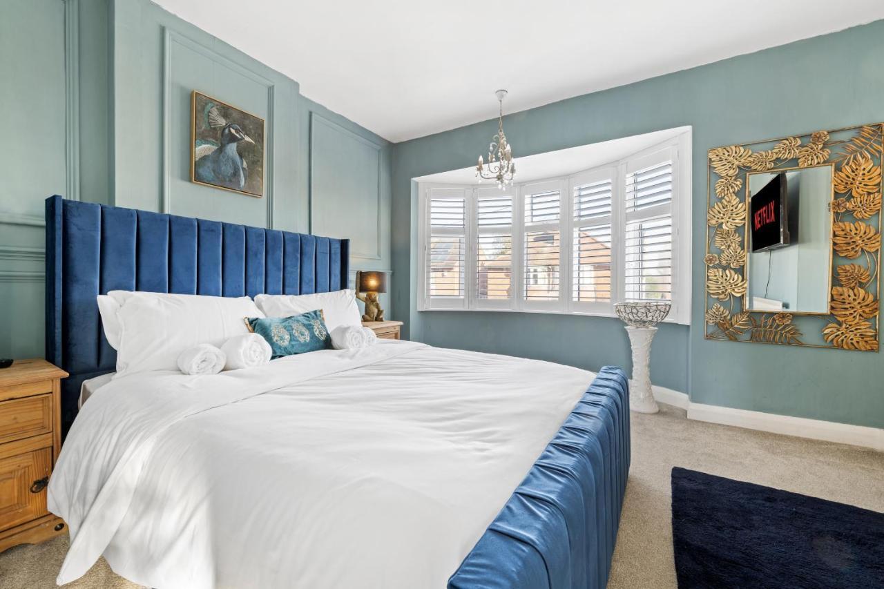 Lovely 2 Bedroom House With Parking