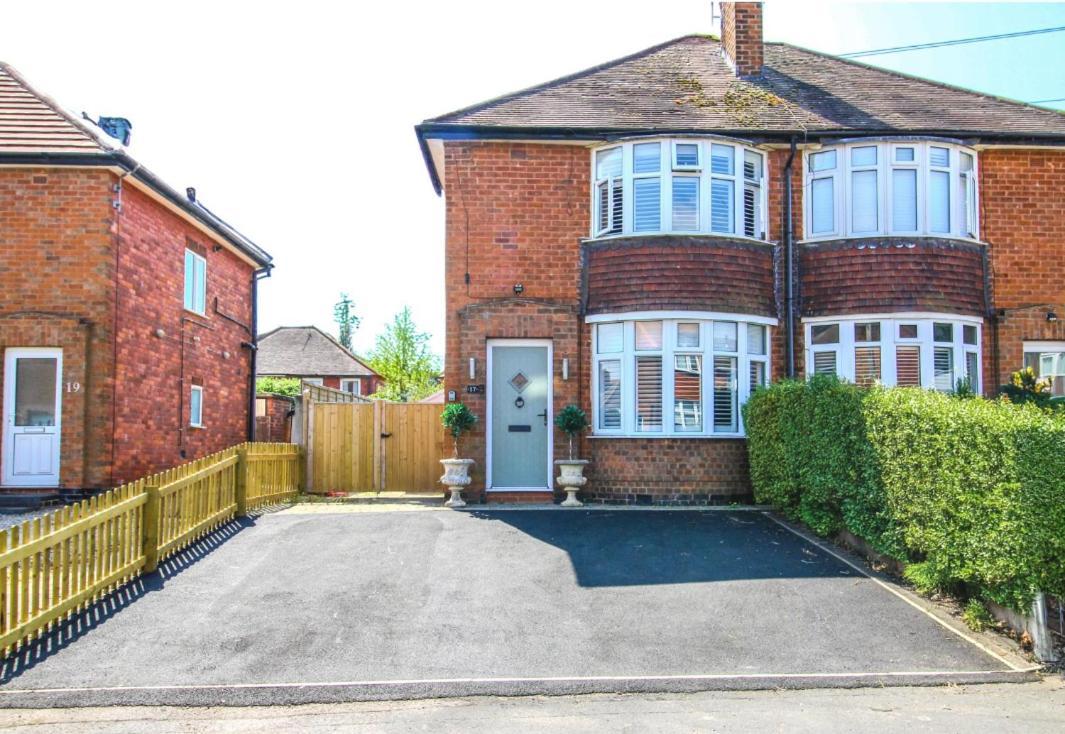Holiday home Lovely 2 Bedroom House With Parking *